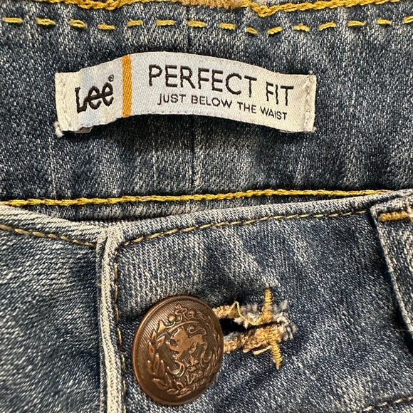 Lee Women's Classic Straight Leg Denim Jeans - Picture 2 of 9